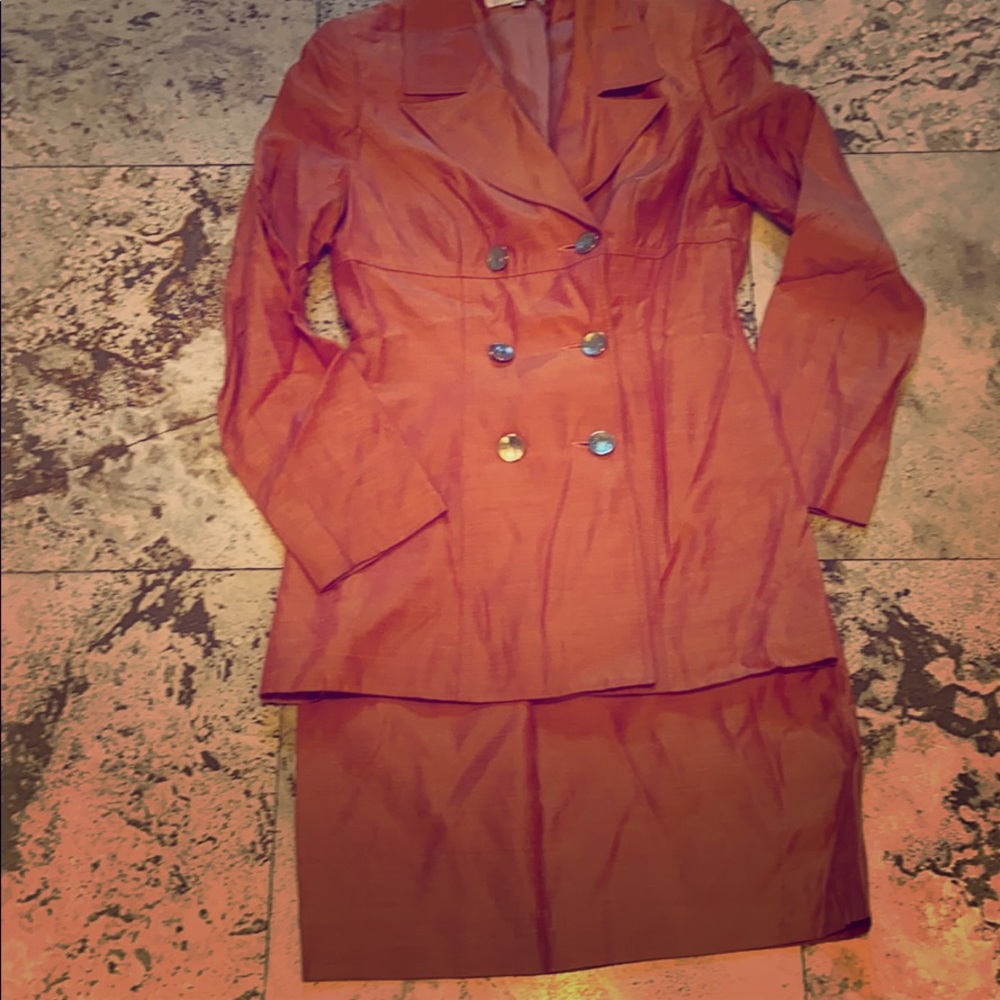 Beautiful salmon Moshary suit